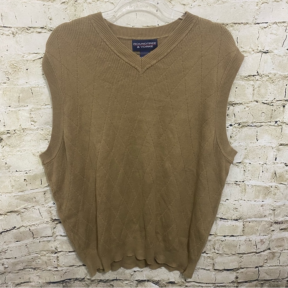 Roundtree & Yorke Tan Cotton Argyle Print V Neck Sweater Vest